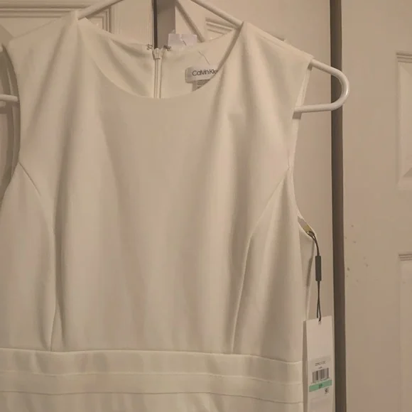 White sleeveless dress - Picture 2 of 4